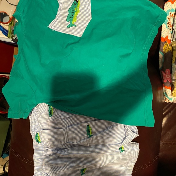 Green Gone Fishing outfit - Picture 2 of 2